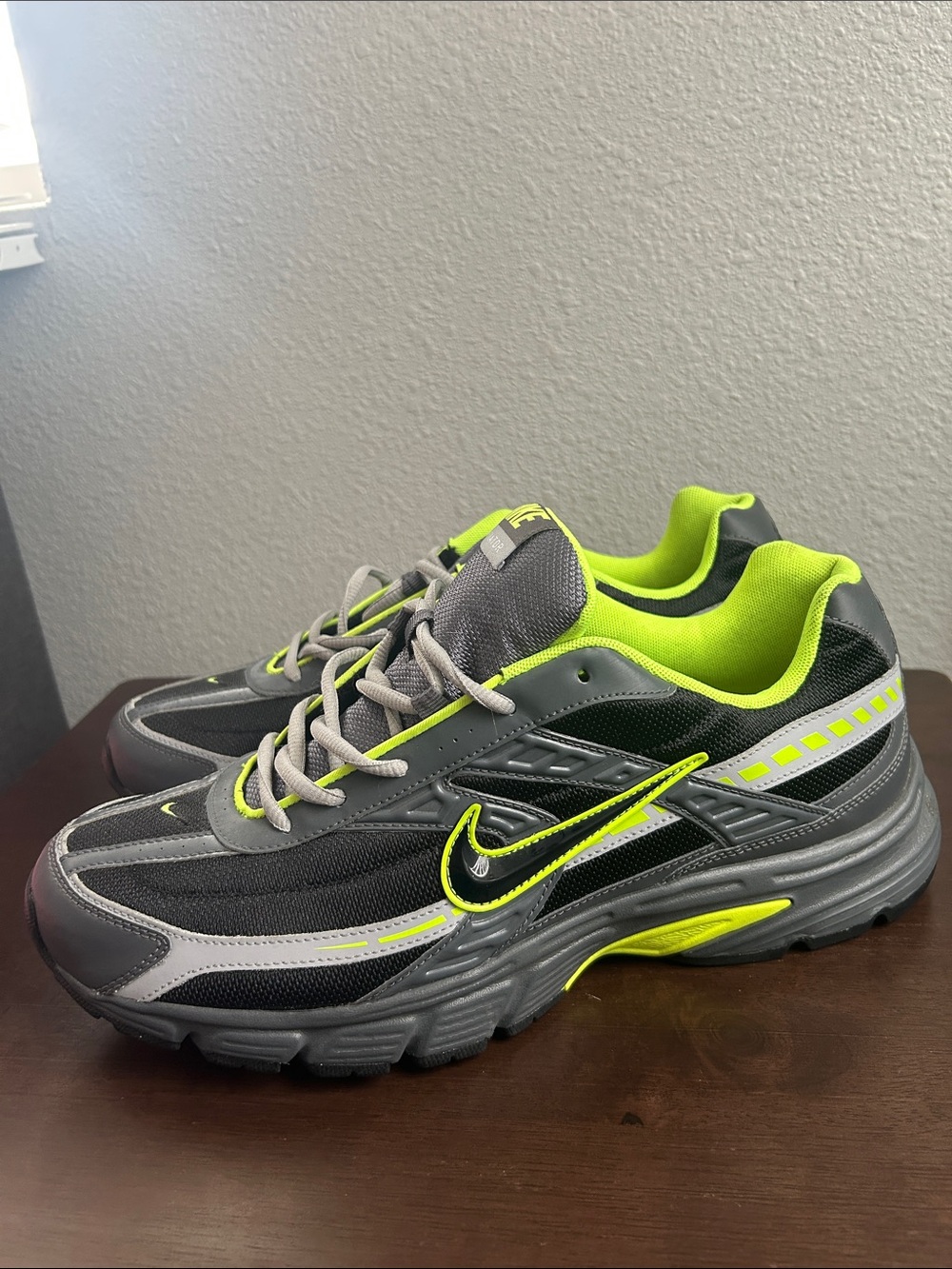 Nike Men’s Gray & Neon Green Athletic Sneakers